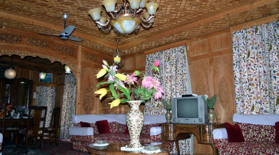Sea Hawk Houseboat, Srinagar 4